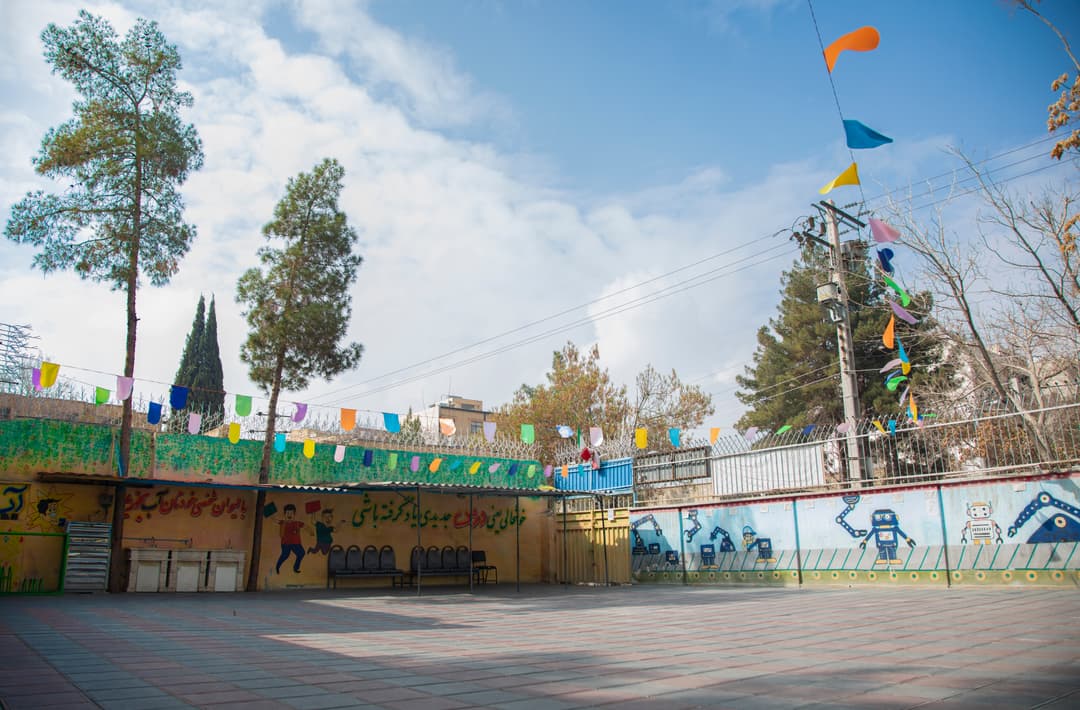 دبستان غیردولتی پسرانه گلها