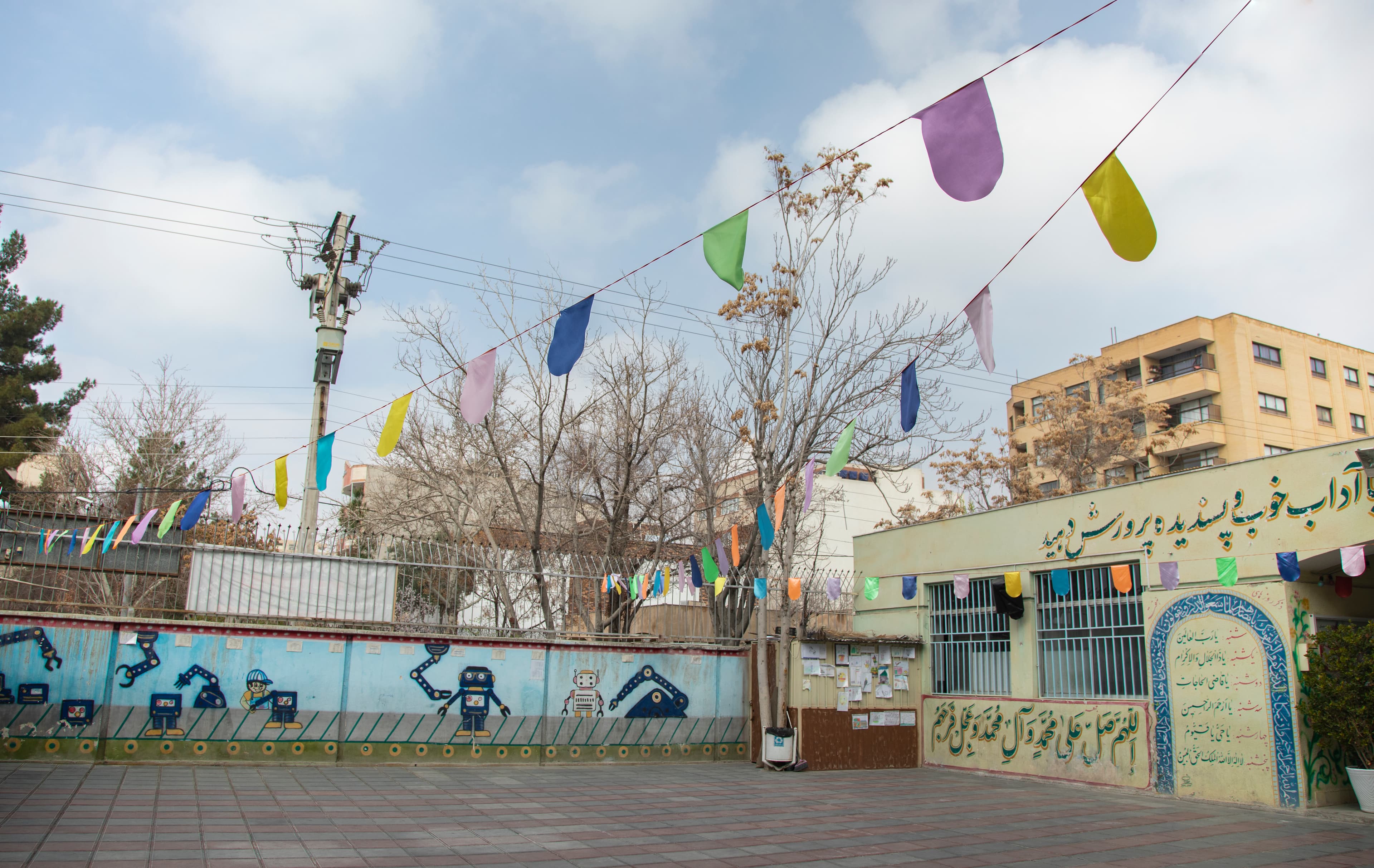 دبستان غیردولتی پسرانه گلها